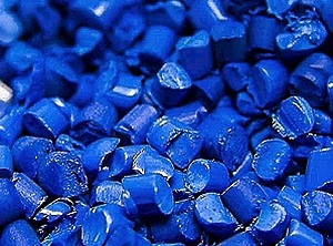 Fast schon Yves Klein-Blau: Polymere von Bigler (Foto: Dolder-Bigler)