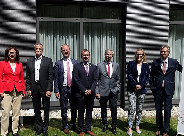VdMi-Vorstand: Dr. Heike Liewald (Geschäftsführerin), Michael Ertl, Ulrich Kabelac, Dr. Martin Fabian, Stefan Sütterlin, Dr. Claudine Mollenkopf und Joachim von Schlenk (v.li.; Foto: VdMi)