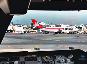Bleiben immer häufiger am Boden: Frachtflugzeuge (Foto: Pexels, Nikita Grishin)