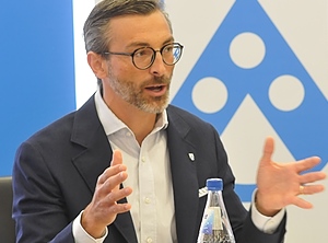 Sprecher des Vorstands und Automotive-Chef bei Röchling: Raphael Wolfram (Foto: KI)