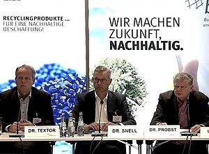 Weniger Bürokratie, weniger Einsatzquote: die drei bvse-Experten Textor, Snell und Probst bei der Pressekonferenz (Screenshot: KI)