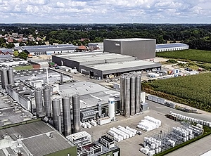 Produktionsstandort Visbek: Investitionen in den Lagerkapazit?ten sollen die Auftragsbearbeitung beschleunig (Foto: Rehau)