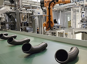 Auslaufmodell: Die Schlauchleitungsfertigung in Waltershausen bleibt wohl nicht ungeschoren (Foto: ContiTech)