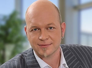 Mut zur Lücke: Carsten Czilwa (Foto: Schmidt Kunststoffverarbeitung Emsbüren)