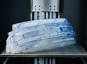 Im 3D-Druckverfahren hergestelltes Ersatzteil für den Automobilbau (Foto: Covestro/Business Wire)