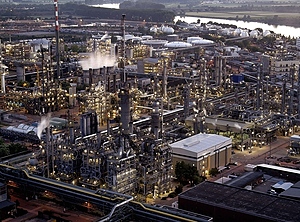 Ort des Geschehens: Der kleine Steam-Cracker von BASF in Ludwigshafen soll einen E-Ofen erhalten (Foto: BASF)