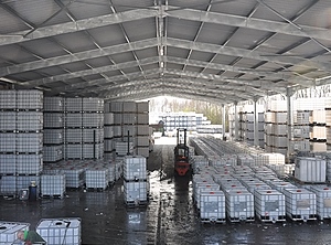 Das Geschäft des belgischen Unternehmen: Die Rekonditionierung von IBCs (Foto: Remi Tack)