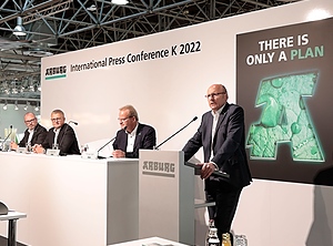 Das Arburg-Führungsteam: Technik-Geschäftsführer Guido Frohnhaus, Gerhard Böhm, Michael Hehl (Sprecher) und Jürgen Boll (Foto: KI)