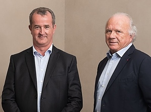 Antoine Doutriaux (links) leitet das Familienunternehmen nun als CEO, Vorgänger Patrick Findeling zieht sich in den Aufsichtsrat zurück (Foto: Plastivaloire)