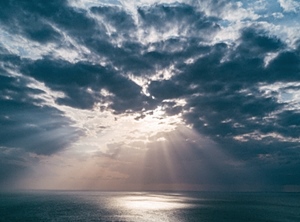 Silberstreif: Die Stimmung in der deutschen Kunststoffindustrie ist besser als befürchtet (Foto: Pexels, Josh Sorenson)