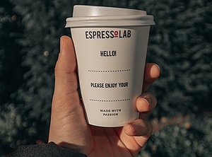 Mehrweg-Alternativen sind von 2023 an Pflicht (Foto: Pexels / Gökhan Yetimova)