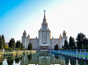 Düstere Zeiten für Russlands Petrochemie? Blick auf die Lomonossow-Universität in Moskau (Foto: Pexels, Asim Alnamat)