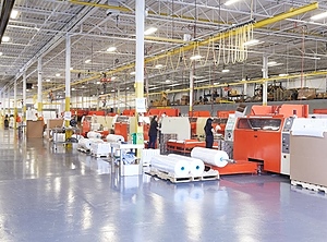 Ein Blick in das Werksinnere: Produktionshalle im kanadischen Ajax (Foto: Malpack)