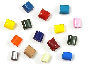 Spezielle Farben für Kunststoffe sind das Hauptbetätigungsfeld von Color Technik (Foto: Color Technik)