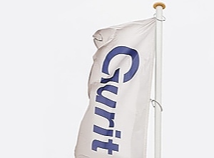 Von der Flaute der westlichen Windmärkte nicht betroffen: Die Flagge mit dem Unternehmensschriftzug (Foto: Gurit)