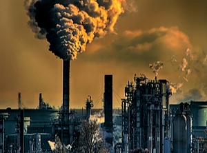 Rauchende Schornsteine mit Seltenheitswert: Die europäische Chemieindustrie leidet unter Nachfragemangel (Foto: Pexels/Chris Leboutillier)