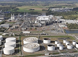 Größter Polymerstandort der Franzosen in Europa: Das Werk im belgischen Feluy (Foto: Total)