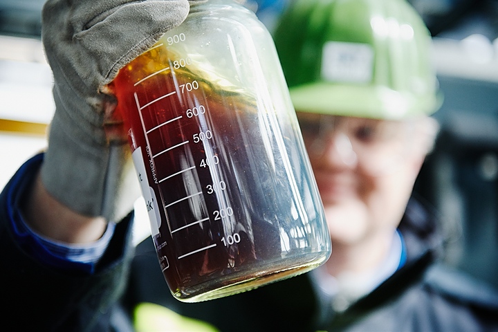 In oleum veritas? Pyrolyseöl als Ausgangsstoff für die nachhaltige Kunststoffproduktion (Foto: OMV)