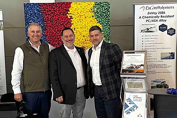 Vor wenigen Wochen während der Fakuma: Vorstand Larry Beard, Vertriebsmann Richard Thomas und Vice President Operations Josh Maddox (Foto: EnCom Polymers)