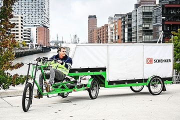 Drahtesel: Auch dieses Lastenrad von DB Schenker gehört zur Verkaufsmasse (Foto: Deutsche Bahn, Max Lautenschläger)
