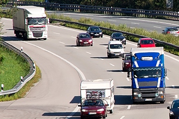 Lkw auf Autobahnen Europas: Bald sollen sie auch für Distrupol rollen (Foto: Panthermedia/AlexF76)