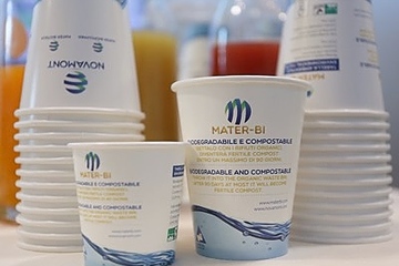 Beschichtungen für Einwegbecher sind eines der Einsatzfelder für die Biopolymere (Foto: Novamont)
