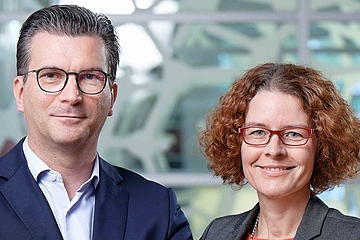 Geldsegen aus der Schweiz: die Professoren Jürgen Klankermayer und Regina Palkovits (Foto: RWTH Aachen)