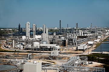 Mit Problemen bei der Erzeugung von PA 6: Der Produktionsstandort Freeport an der texanischen Golfküste (Foto: BASF)