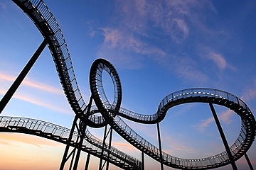 Hoch und runter und wieder hoch: Das Geschäftsklima gleicht einer Achterbahnfahrt (Foto: Pexels, Pixabay)