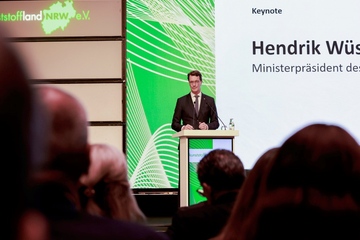 Plastikspielzeug im Kinderzimmer: NRW-Ministerpräsident Hendrik Wüst (Foto: Manuel Hauptmannl)