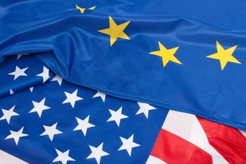 Im Clinch: Die USA und die EU streiten über Strafzölle (Foto: Smarterpix/jamdesign)