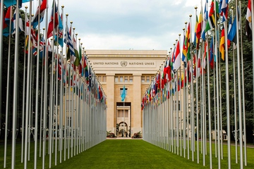 Kein Plastikabfall auf dem Rasen: Am UN-Sitz in Genf lässt sich gut über Kunststoffmüll verhandeln (Foto: Pexels, Mathias Reding)