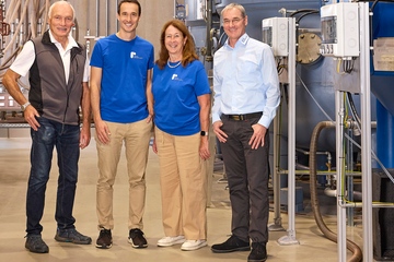 Die nächste Generation ist startklar: Volker Erdle, Nicolas Krohn-Erdle, Andrea Ruch-Erdle und Roland Zeifang (v.li.; Foto: Ruch Novaplast)