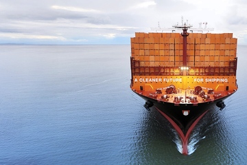 Hocheffizient und modern: Aber die knapp 24.000 Stellplätze müssen erst einmal gefüllt werden – die neue „Hamburg Express Class“ von Hapag-Lloyd (Foto: Hapag-Lloyd)