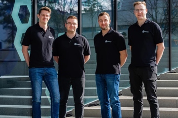 Das Fiberior-Team: Jonas Bernhart (Engineering, Software), Jonas Rabe (Elektronik, Produktion), CEO Tobias Donhauser und Markus Kammler (Finanzen, Marketing; v.li.; Foto: Fiberior)