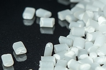 Wird im Oktober abermals günstiger: Polystyrol der Marke „Styron” (Foto: Trinseo)