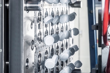 Getränkeverpackungen künftig aus einer Hand: Übernahme der Formpress- und Spritzgussaktivitäten von Energoplast (Foto: Alpla)