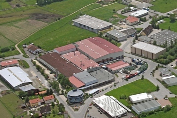 Das Werk in Diepersdorf: Insolvenzverwalter Böhm kündigte weitere Einschnitte bei der Belegschaft an (Foto: Plastic Manufacturing Group)