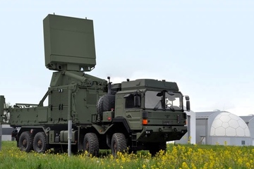 Ohne Kunststoffkomponenten undenkbar: Hochleistungsradar für die Luftverteidigung (Foto: Hensoldt)