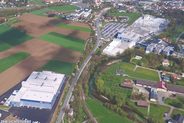 Von dem Stellenabbau ebenfalls betroffen: die Firmenzentrale in Wieselburg (Foto: ZKW)