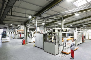 Fertigung bei Durotherm: Auch in der vorläufigen Insolvenz läuft der Geschäftsbetrieb weiter (Foto: Durotherm)