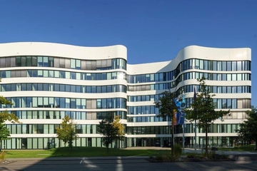 Schwungvoll: Der Spezialverpackungshersteller hat die Finanzaufsicht zu Besuch (Foto: Gerresheimer)