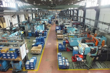 Ein Bild aus vergangenen Tagen: Produktion von Spritzgießteilen in Gardelegen (Foto: Boryszew)