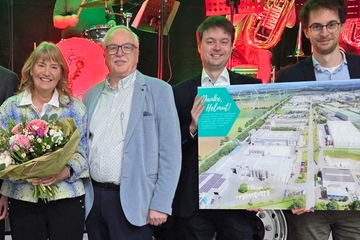 Die Gesellschafterfamilie: Heike und Helmut Hirsch mit den beiden Söhnen Sascha und Andre, die seit Februar geschäftsführende Gesellschafter sind (v.l.; Foto: Argus)
