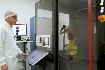 Verfügt eigenen Angaben über eine der größten Reinraumproduktionen Dänemarks: Das Spitzgießunternehmen aus Frederiksvaerk (Abb: Image-Film Knudsen Plast)