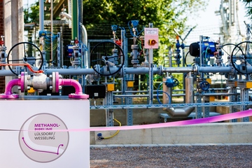 Kann auch für die Kunststoffproduktion eingesetzt werden: Methanol (Foto: Evonik)