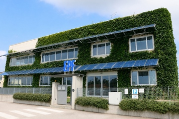 EPF-Hauptsitz in Carrù (Italien; Foto: Shibaura)
