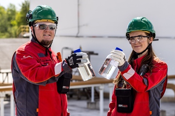 Noch eher Manufaktur als industrieller Maßstab: Pyrolyseöl aus Litvínov (Foto: Orlen Unipetrol)