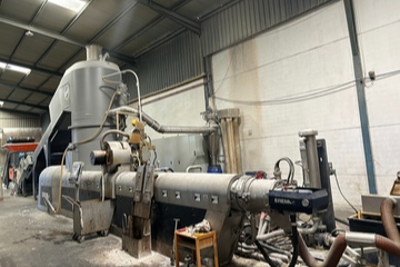 Eine der beiden Erema-Anlagen im Recycling-Werk in Alcázar del Rey (Foto: Reyuplas)