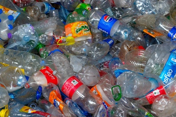 Das Werk für PET-Mahlgut in Les Franqueses ist das dritte des spanischen Recyclers Loginplast (Foto: Pexels/Engin Akyurt)
